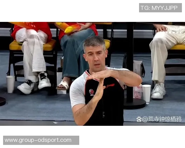 吾米提江巧妙运用马赛回旋发动反击却因踩脚犯规被裁判吹停引发争议