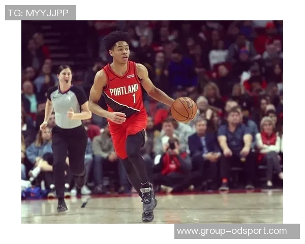 安芬尼西蒙斯：全力以赴展现团队风格篮球的决心与准备